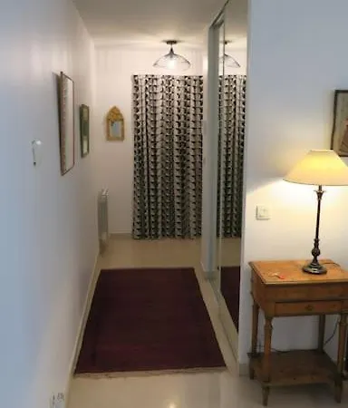 Appartement Confortable Calme Avec Terrasse Proche Metro - Accueil Personnel Lyon